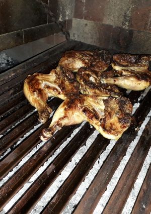 Una foto de Pollo a las brasas