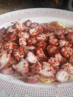 Una foto de Pulpo a la gallega