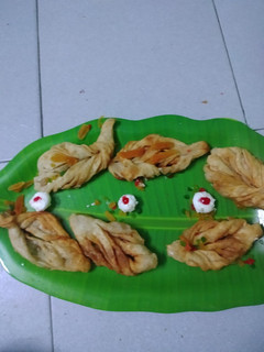 கோதுமைமாவு இலை ஸ்வீட்ஸ் செய்முறை முக்கிய புகைப்படம்