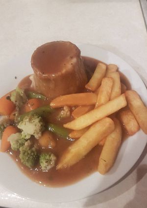 Una foto de Pudding and chips