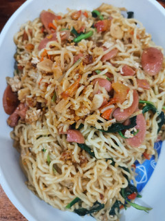 Foto resep Indomie goreng cah sawi sosis