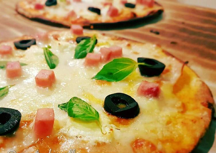 Masa De Pizza Con Aceite De Oliva Rebaando