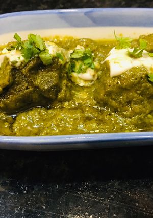 A picture of Green chicken.