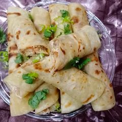 A picture of Chicken roll paratha.