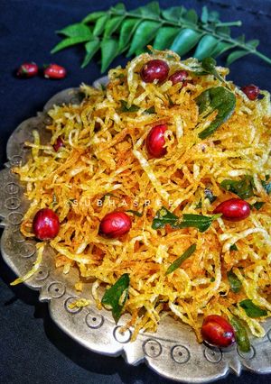 ঝুরি আলুভাজা(jhuri aloo bhaja recipe in Bengali) রেসিপির প্রধান ছবি