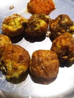 முட்டை பணியாரம் (Muttai paniyaram recipe in tamil) செய்முறை முக்கிய புகைப்படம்
