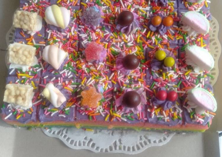 makanan Cake Potong Hias Rainbow Jadi, Lezat