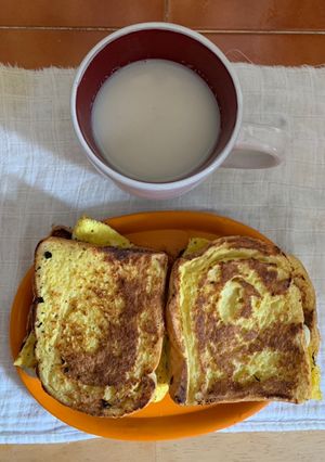 Una foto de Tortilla de pan con mozzarella y jamonada