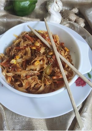 मिक्स वेज क्रीमी स्पेगेटी (Mixed veg creamy spaghetti) रेसिपी मुख्य फोटो