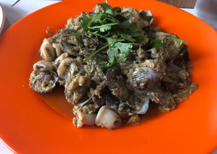 Cara Gampang Menyiapkan Cumi kerang saus pedas manis Anti Gagal