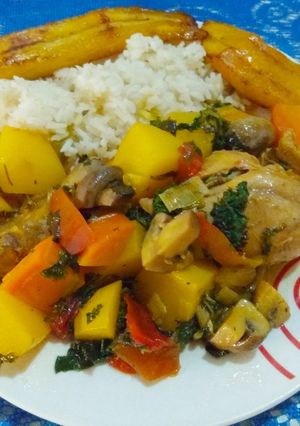 Una foto de Delicioso Pollo guisado. Fácil y riquísimo