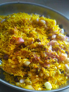 ભેળ (Bhel Recipe In Gujarati) રેસીપી મુખ્ય ફોટો