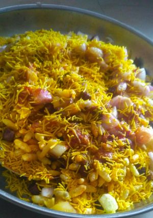 ભેળ (Bhel Recipe In Gujarati) રેસીપી મુખ્ય ફોટો