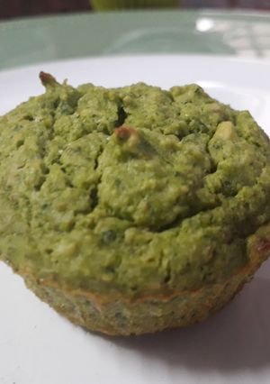 Una foto de Muffin de pak choi, ricota y mijo