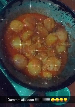 A picture of Dum aloo.