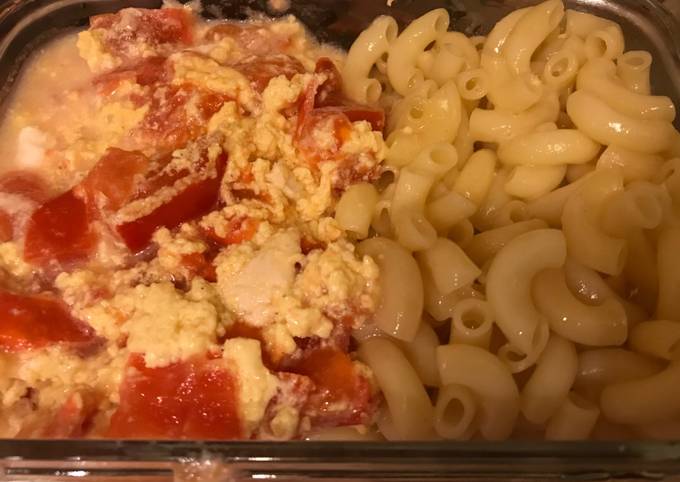 Tomatoes Fried with Egg and Cheese Noodles