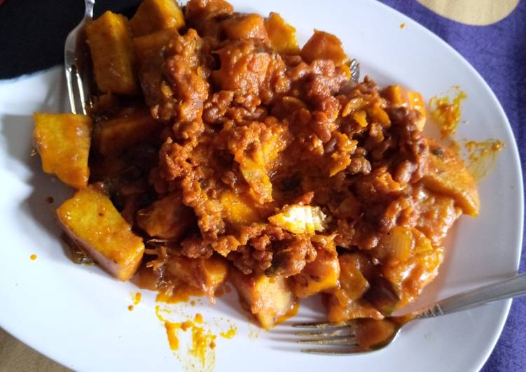 Yam porridge with beans