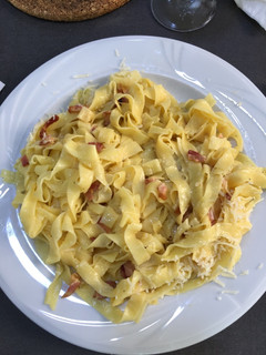 Una foto de Tagliatele a la carbonara🍜