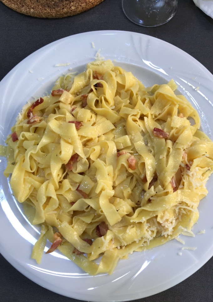 Una foto de Tagliatele a la carbonara🍜