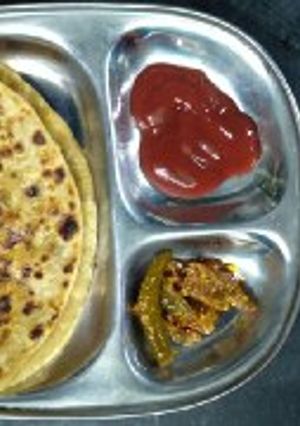 A picture of Aloo cheese parantha.