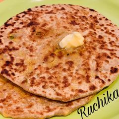 A picture of Chana dal stuffed parantha.