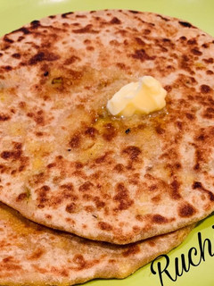 A picture of Chana dal stuffed parantha.