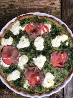 Une photo de Tarte aux épinards, faisselle de chèvre & bacon 🥬🥓
