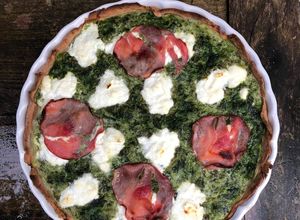 Une photo de Tarte aux épinards, faisselle de chèvre & bacon 🥬🥓