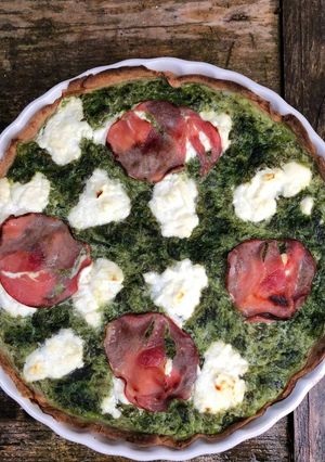 Une photo de Tarte aux épinards, faisselle de chèvre & bacon 🥬🥓