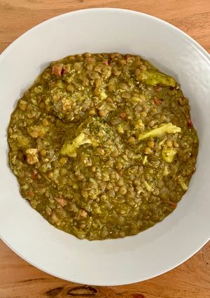 Una foto de 🥦 Lentejas con brócoli y jamón 🥓