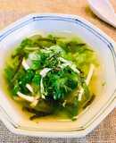 Canh cải nấu rong biển rau thì là