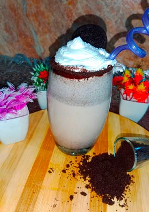 A picture of Creamy Oreo Shake.