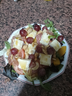 Una foto de Ensalada de Camembert y Anacardos