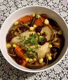 gà tiềm hạt sen