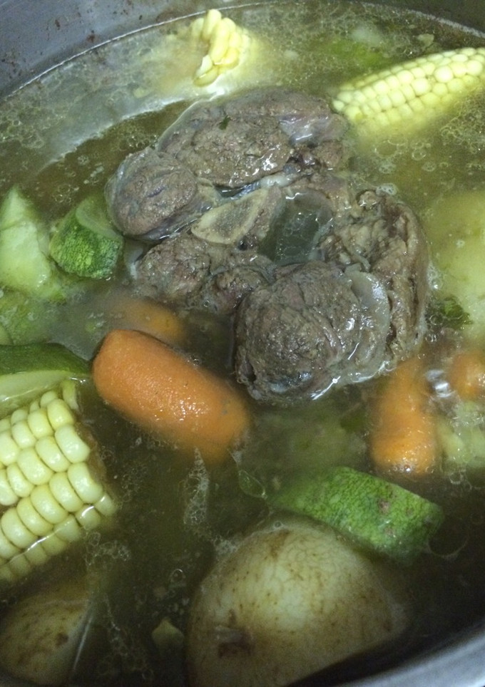 Una foto de Cocido de Res (osso-buco/ chamorro)