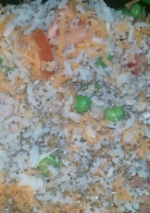 Una foto de Ensalada de arroz, atún/pollo, etc