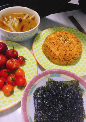 รูปของ อาหารเกาหลี김치 볶음밥 (ข้าวผัดกิมจิ)
