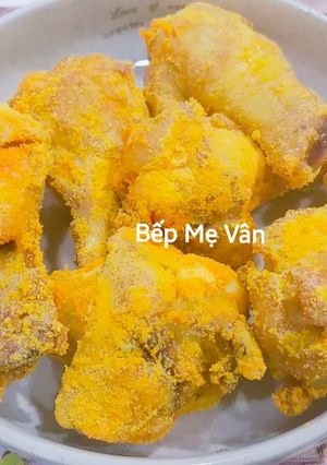 Hình của món Đùi gà chiên lắc phô mai.