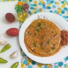 A picture of Tomato Paratha.
