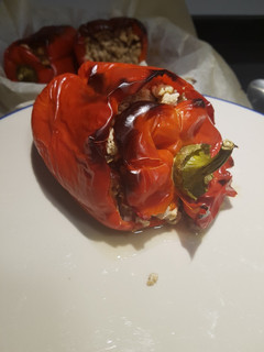 Una foto de Rocoto Relleno (Pimientos rellenos de Perú!!)