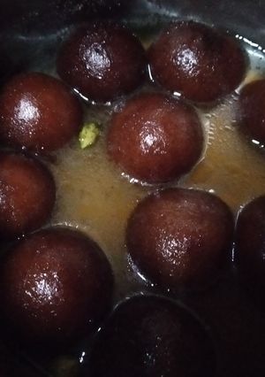 A picture of Amul milk powder gulab jamun.