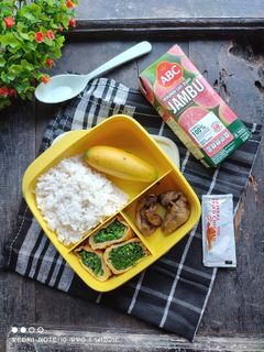 Foto resep Telur Gulung Bayam (Bekal Anak Sekolah)