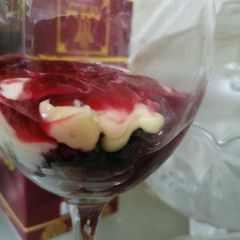A picture of 3 color Trifle.