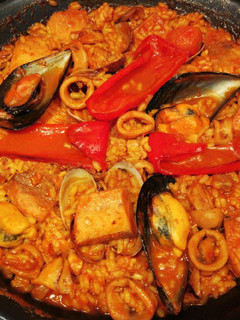 Una foto de Paella de marisco