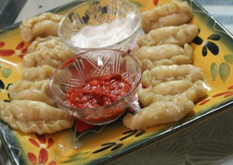 Vegetable momos with red chilli chutney and mayonnaise