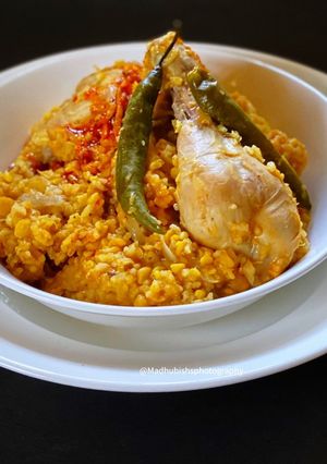 A picture of Chicken Masala Khichudi.