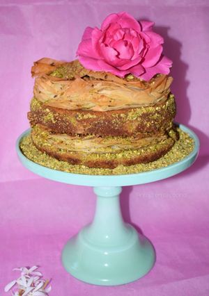 Una foto de Tarta baklava con pistachos y masa filo ¡sin harina!