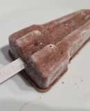 Helado de yogur con avellanas y cacao