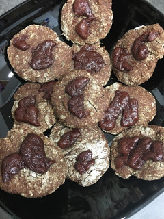 Una foto de Galletas de chocolate y mango, sin azúcar muy sanas
