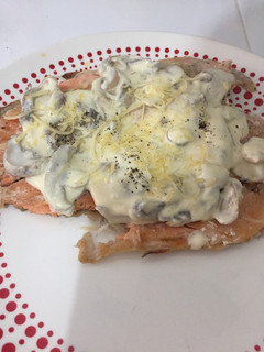 Una foto de Trucha con crema de champiñones